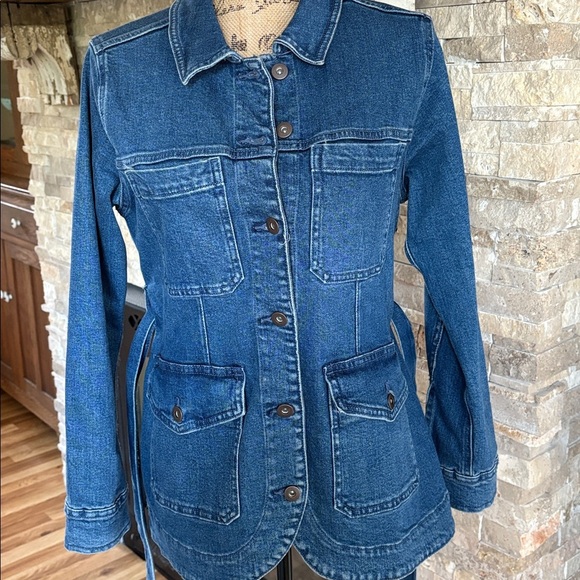 Old Navy blue jean tie waist utility jacket with four front pockets button close - Picture 13 of 16